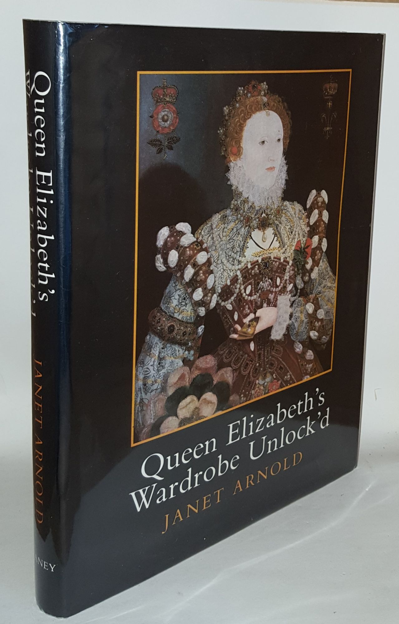 Queen Elizabeth S Wardrobe Unlock D By Arnold Janet