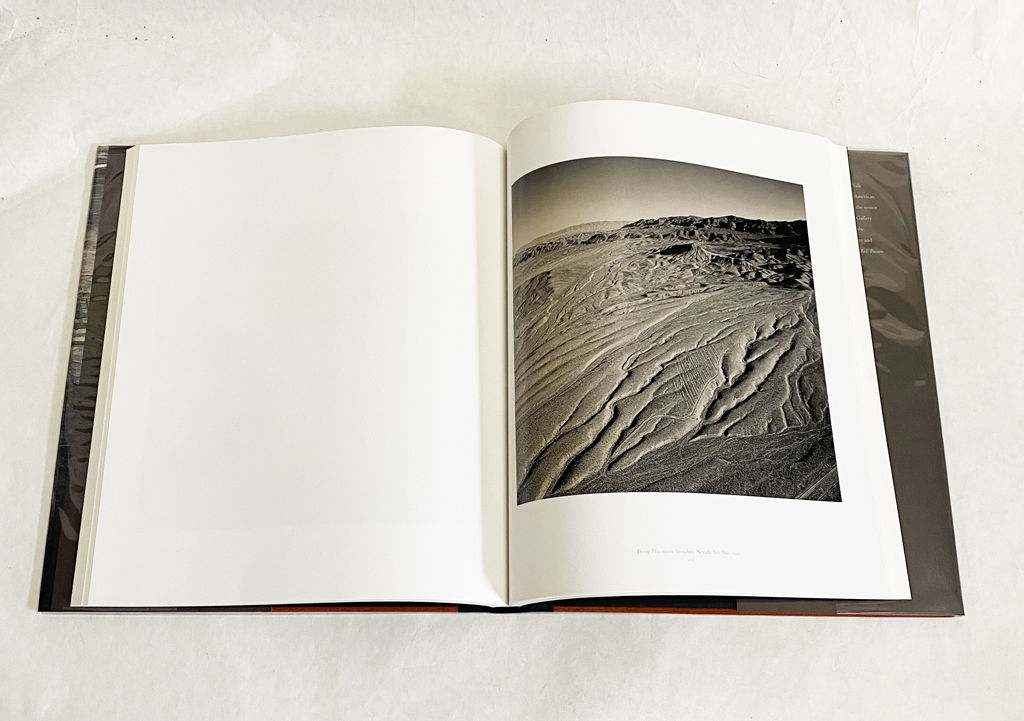 Emmet Gowin : Changing the Earth (Aerial Photographs) by Reynolds