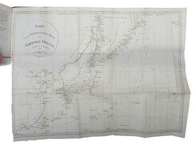 Reise um die Welt in den Jahren 1803, 1804, 1805 und 1806 auf Befehl Seiner Kaiserl. Majestät Alexanders des Ersten auf die Schiffen Nadeshda und Newa unter den Commando... von... A.J. von Krusenstern. 1.-2. Theil (in 3) [Langsdorff:] Nachricht über d... - [FIRST EDITION PUBLISHED IN GERMANY INCLUDING TWO LANGSDORFF ITEMS NOT PRESENT IN ALL COPIES] (photo 3)