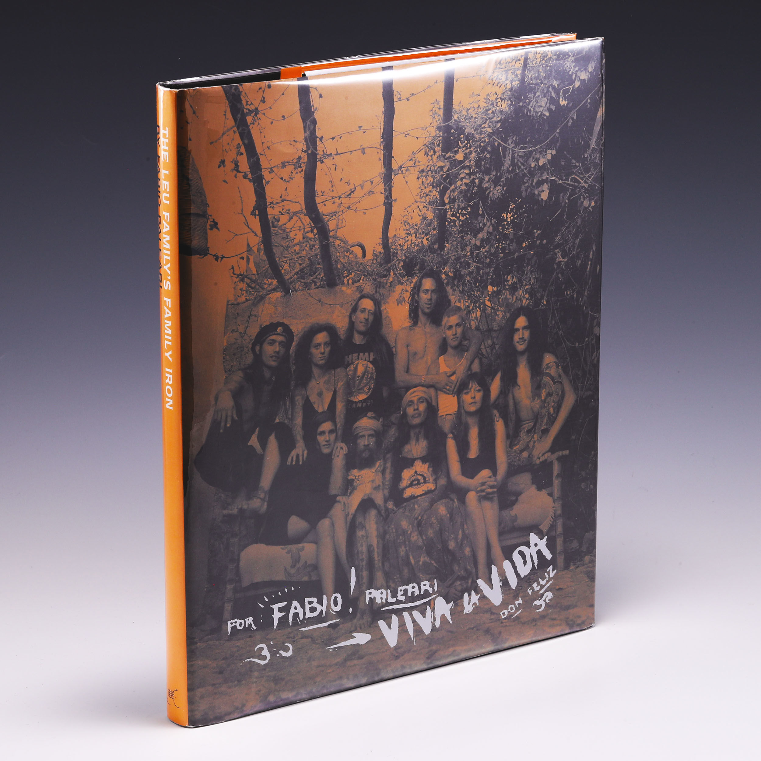 洋書 The Leu Family's Family Iron THE LEU FAMILY'S FAMILY IRON by Fabio Paleari – Trolley Books