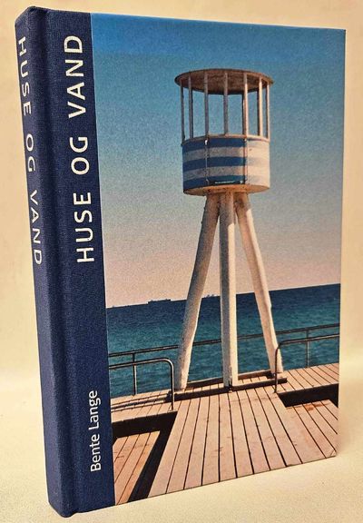 Huse og vand.
