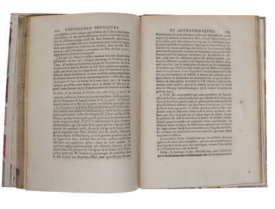 Essai d'une nouvelle Physique celeste. Servant à expliquer les principaux Phenomenes du Ciel, & en particulier la cause physique de l'inclinaison des Orbites des Planetes par rapport au plan de l'Equateur du Soleil. Qui a partagé le Prix doub... (photo 6)