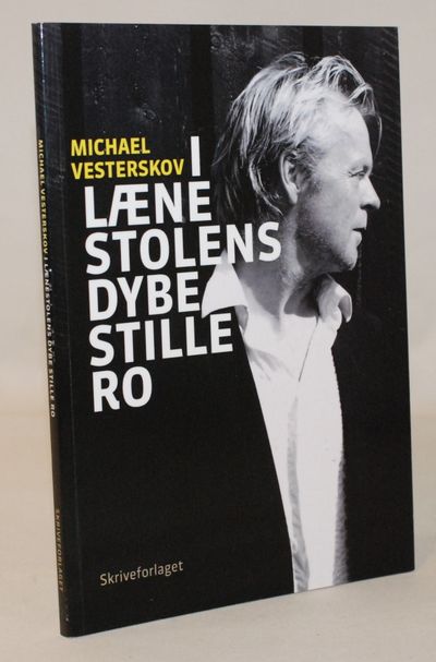 I lænestolens dybe stille ro.