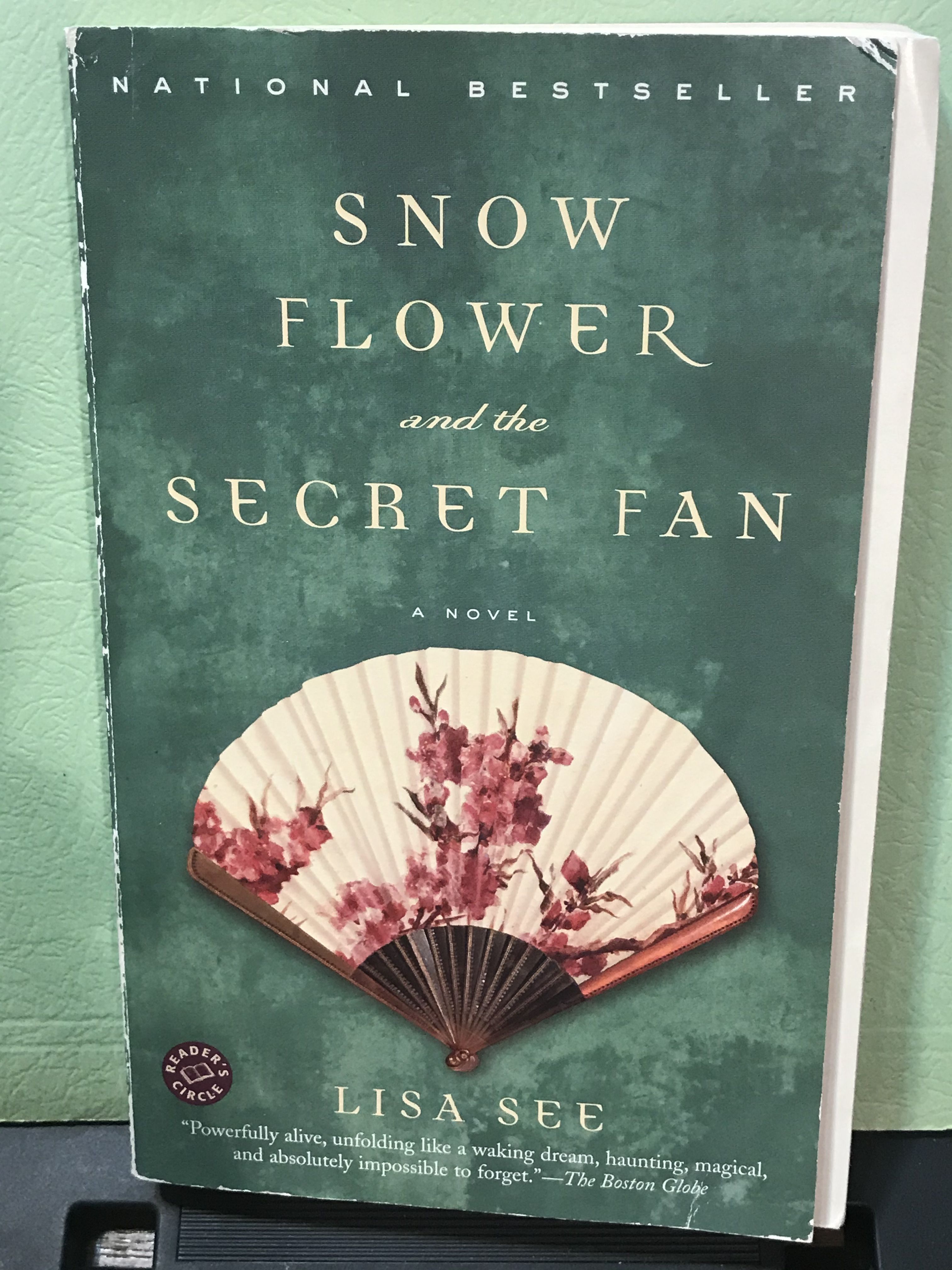 Snow Flower And The Secret Fan A Novel By Lisa See Paperback 2006 From Aries Company Sku Abe611