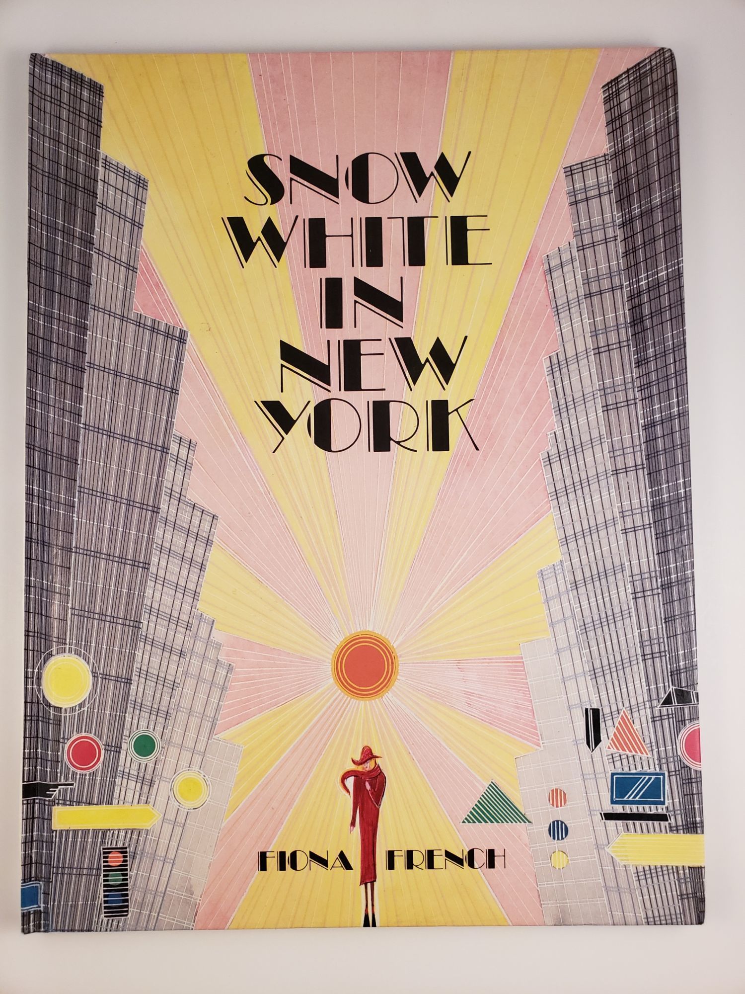 Snow White In New York by French, Fiona | Oxford: Oxford University Press  (1986) | Biblio UK