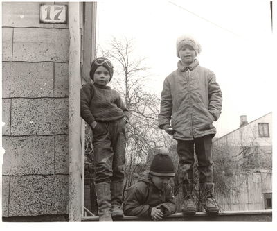 Sjelden serie med fotografier av gateliv på Rodeløkka i Oslo på 1960-tall. Ukjent fotograf. 85 fotografier til sammen. (photo 5)