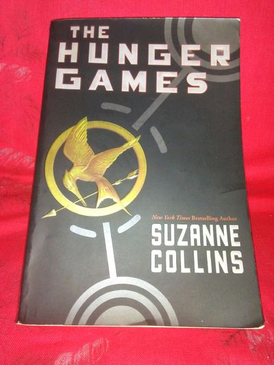 The Hunger Games by Collins, Suzanne | Trade Paperback | 2010