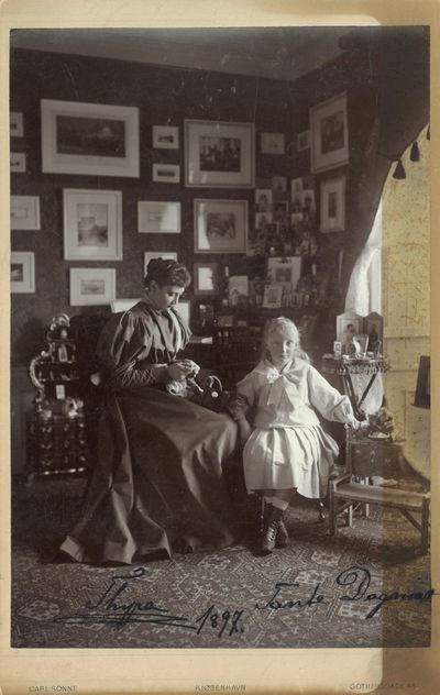 Fotografi på kartong datert 1897.