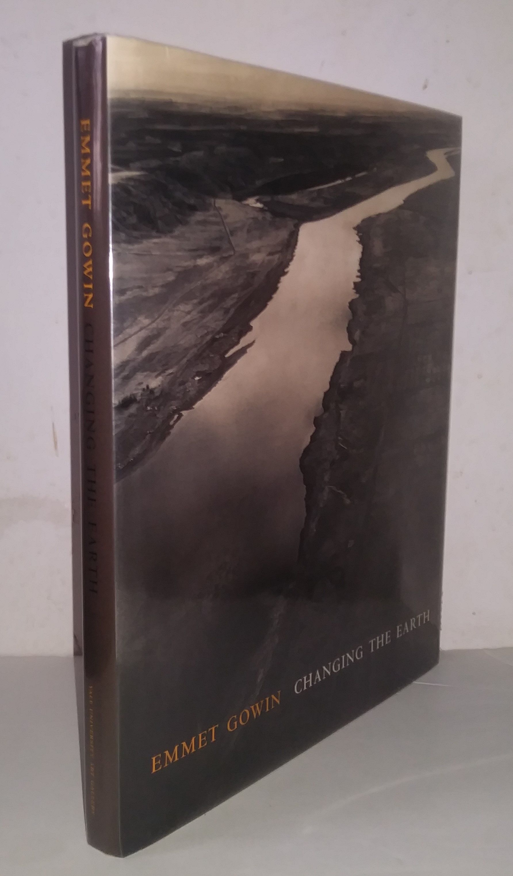 EMMET GOWINエメット・ゴーウィン　CHANGING THE EARTH Emmet Gowin: Changing the Earth - Michener Art Museum