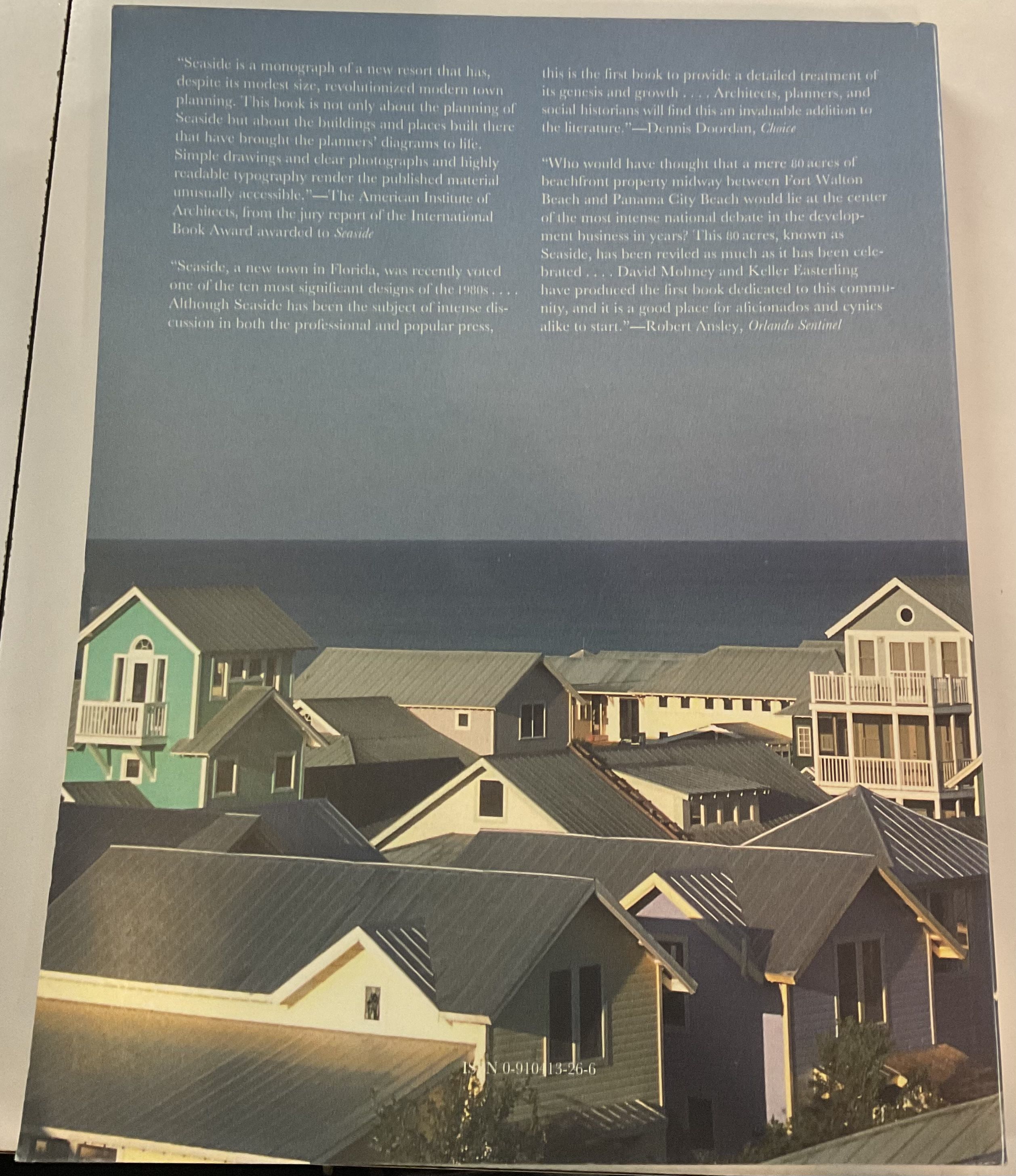 Seaside Making a Town in America 洋書 SEASIDE Making A Town In America by Mohney, David and Keller