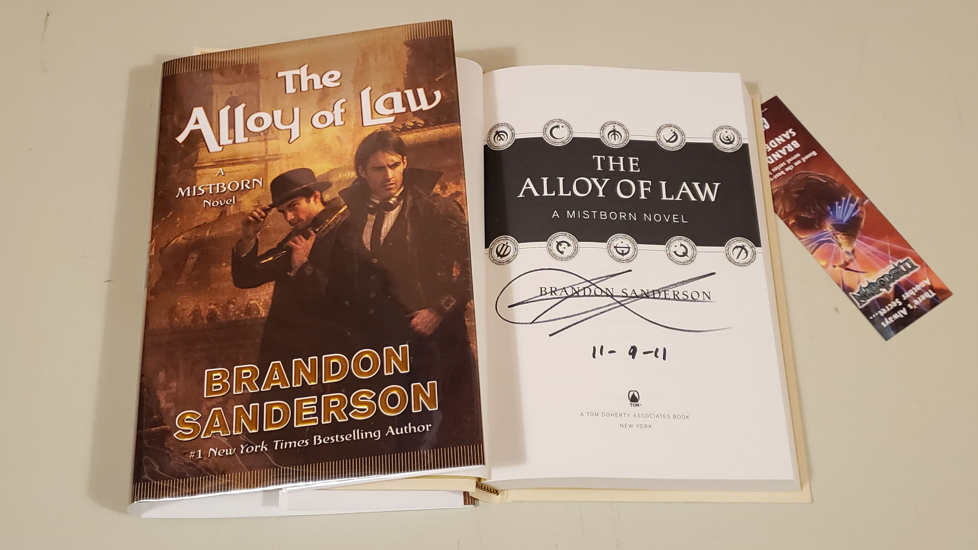 The Alloy of Law: A Mistborn Novel by Brandon Sanderson