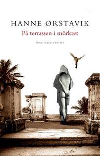 På terrassen i mörkret.