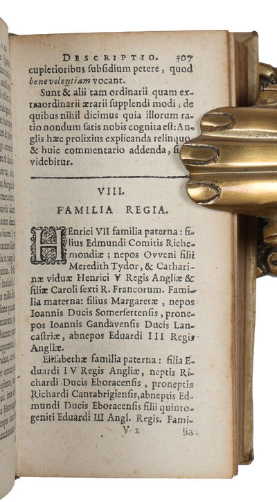 De Republica Anglorum libri tres. Qvibus accesserunt chorographica illius descriptio, aliique politici tractatus. (+) Republica, sive Status Regni Scotiae et Hiberniae. Diversorum autorum. (photo 4)