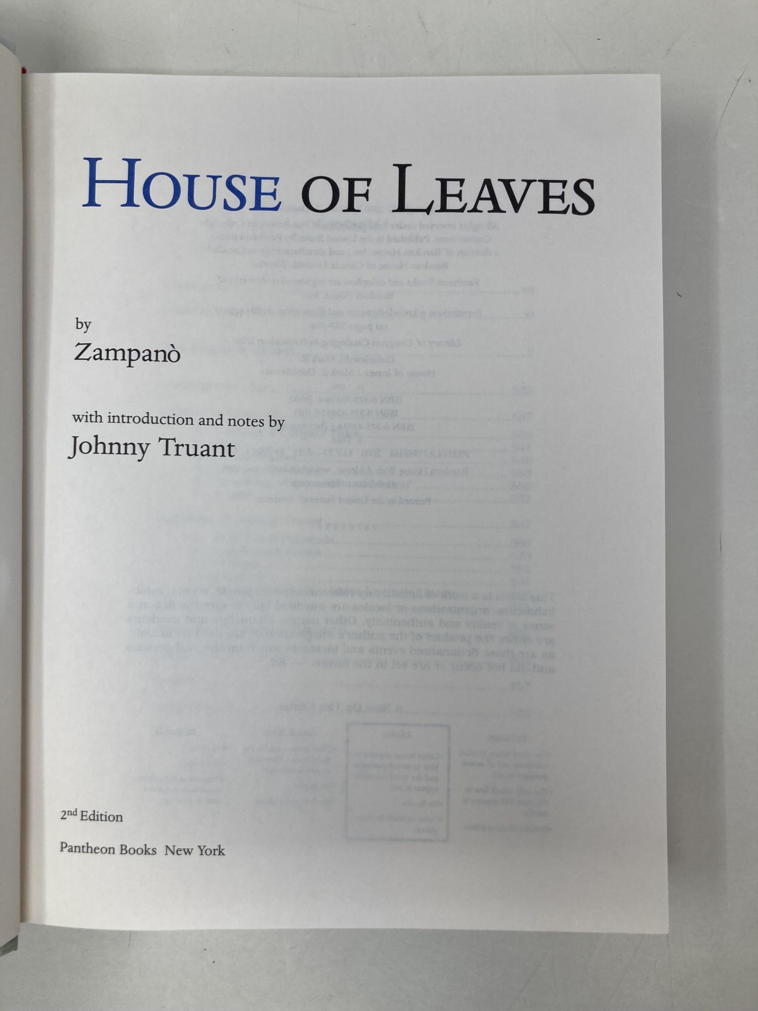 BIBLIO House of Leaves by Mark Z. Danielewski Hardcover 2000 Pantheon 9780375420528