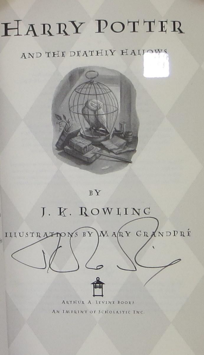 Harry Potter and the Deathly Hallows (Book 7) by J. K Rowling