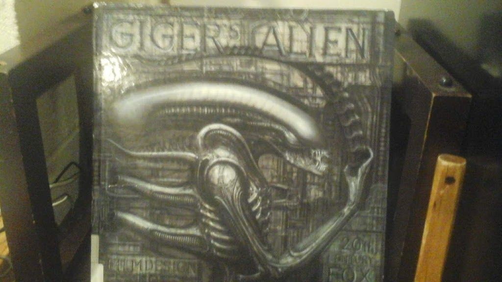 Giger's Alien アートブック Giger's Alien: Giger, H. R.: 9781883398088: Amazon.com: Books