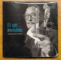 El Ojo Invisible: Enrique Sabater fotografía a Salvador Dalí [The Invisible Eye]. With short Museu de Cadaques exhibition brochure tucked in