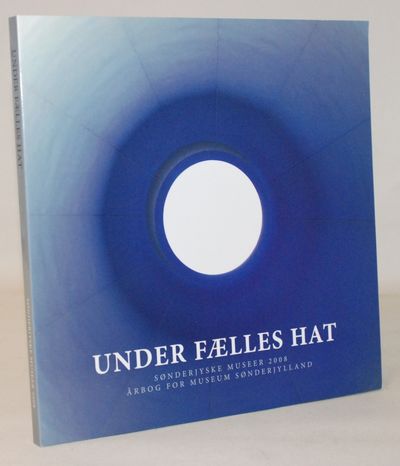 Under fælles hat.