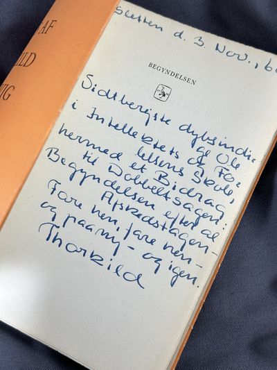 Begyndelsen. Essays.