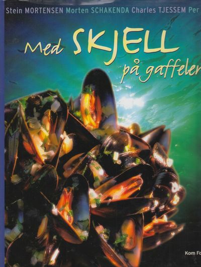 Med skjell på gaffelen.