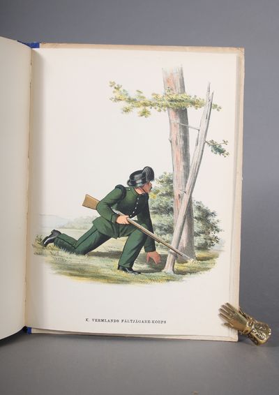 Svenska arméens och flottans uniformer. Jemte smärre historiska uoosatser m.m. (photo 3)