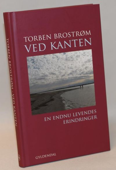 Ved kanten.