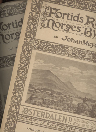Østerdalen . 1-2. Fortids-kunst i Norges bygder