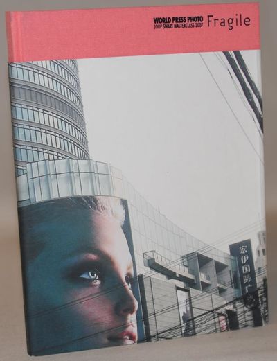 Fragile - World Press Photo Joop Swart…