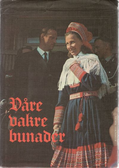 Våre vakre bunader.