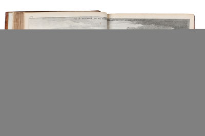 Voyage autour du Monde, fait dans les Années MDCCXL,I,II,III,IV.... dans la Mer du Sud. Tiré des Journaux & autres Papiers de ce Seigneur, & publié par Richard Walter... Orné des Cartes & des Figures en Taille douce. Traduit de Anglois. (photo 5)