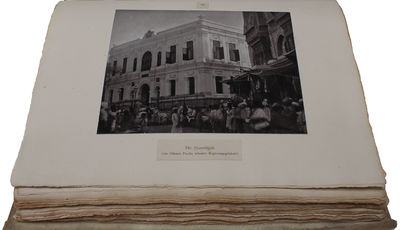 Mekka. I Die Stadt und ihre Herren. II. Aus dem heutigen Leben. (+ Bilder-Atlas). 2 text-volumes + atlas. - [PIONEERING WORK ON MECCA] (photo 2)