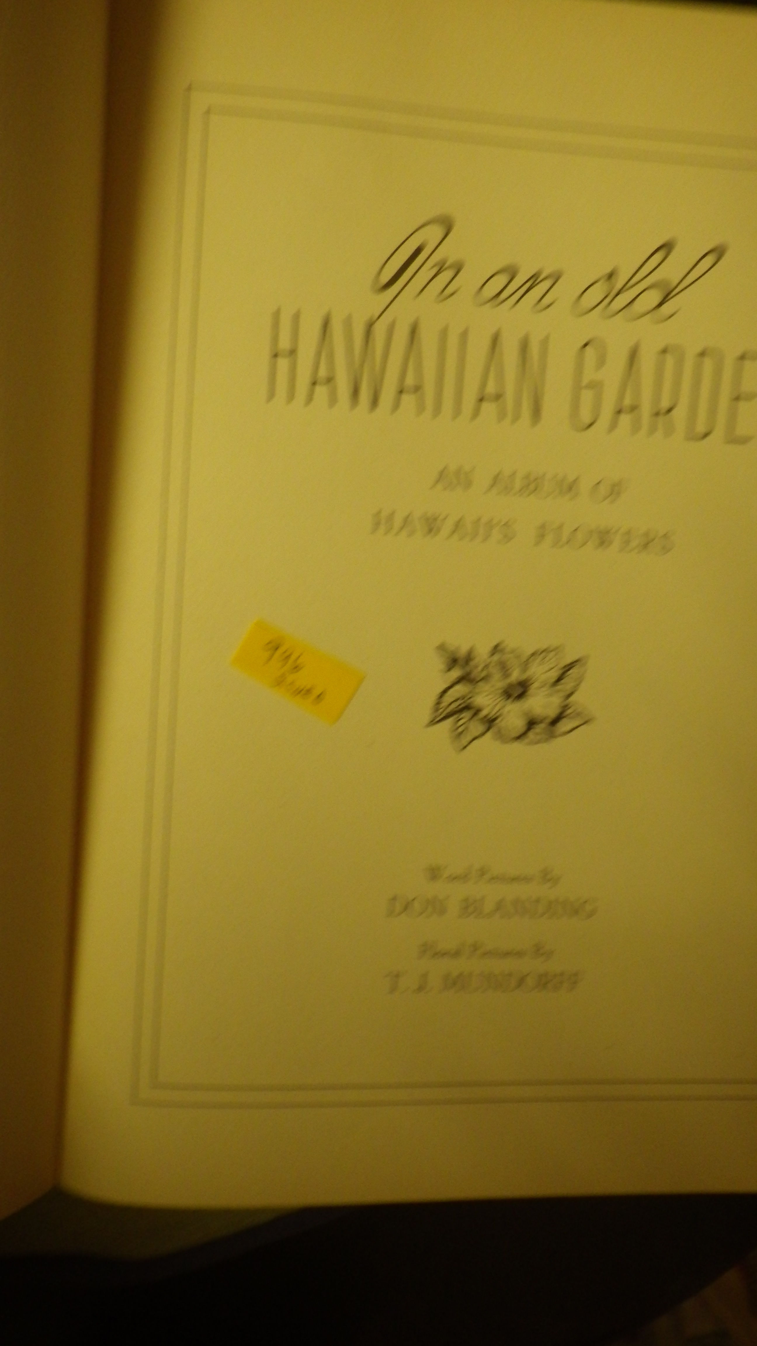 In an Old Hawaiian Garden an Album of Hawaiis Flowers ( Red