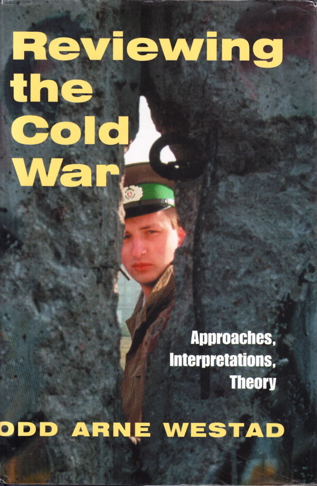 Reviewing the Cold War. Approaches, Interpretations, Theory. | Antikvariat