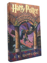 cover of HARRY POTTER AND THE SORCERER'S STONE