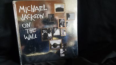 Michael Jackson bio with most photos and illustrations ever