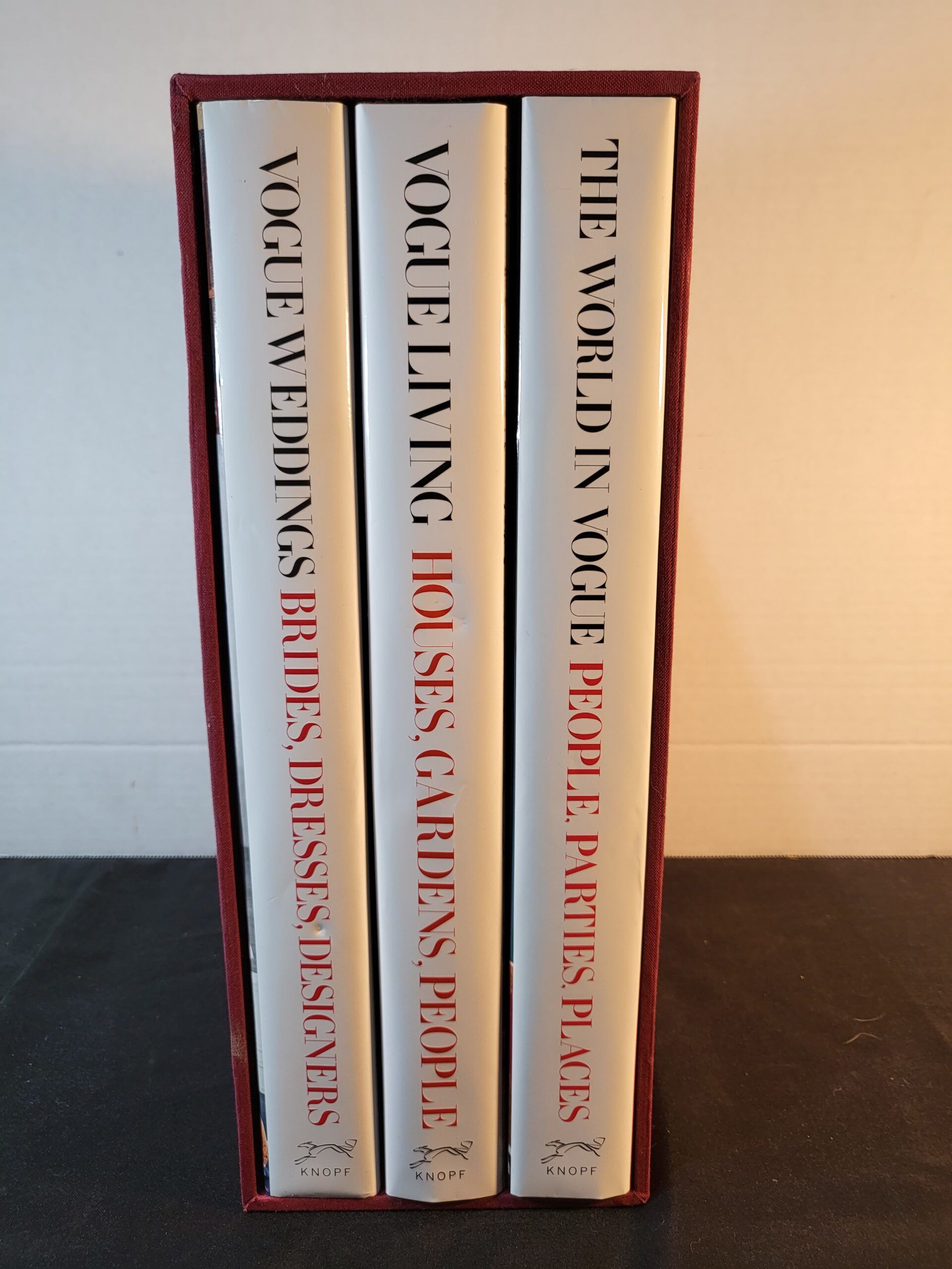 The Vogue Boxed Set: Featuring VOGUE LIVING, THE WORLD IN VOGUE