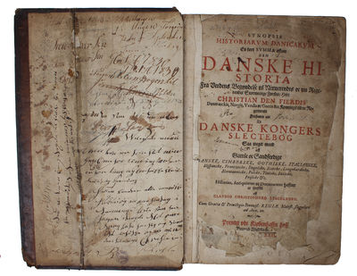 Synopsis Historiarum Danicarum En kort Summa offuer den Danske Historia Fra Verdens Begyndelse til Neruerendis oc nu Regerendis Stormectige Førstis, herr Christian den Fierdis... tid... Forfatted udi De Danske Kongers Slectebog... (photo 2)