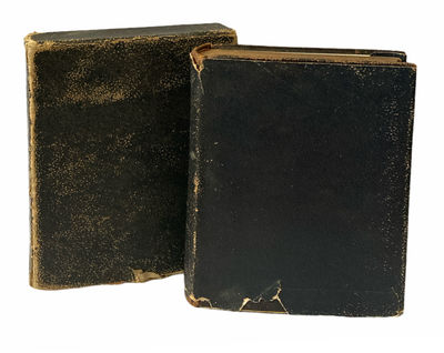[Early Dust Jacket and Slipcase] Heiliges Lippen- und Herzens-Opfer einer glaubigen Seele oder vollstandiges Gesang-Buch enthalt in sich die neuesten und alten Lieder des seligen Dr. Luther und anderer erleuchteten Lehrer unserer Zeit ; zur Beforderung der Gottseligkeit, bei offentlichem Gottesdienst in Pommern und anderen Orten zu gebrauchen, eingerichtet, auch mit bekannten Melodien versehen ; nebst einem geistreichen Gebet-Buch