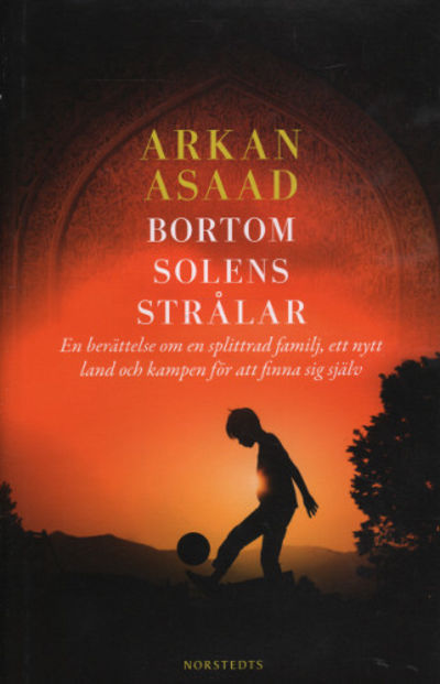 BORTOM SOLENS STRÅLAR.