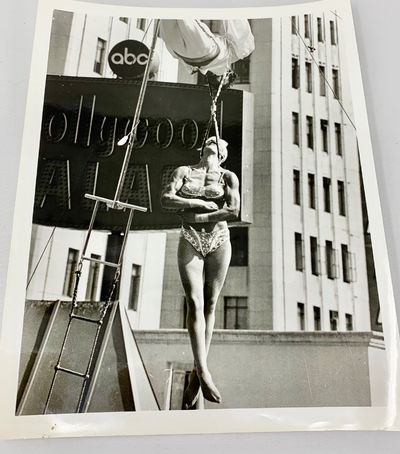 [PHOTOGRAPHY] [TRAPEZE ARTIST] Palace Duo