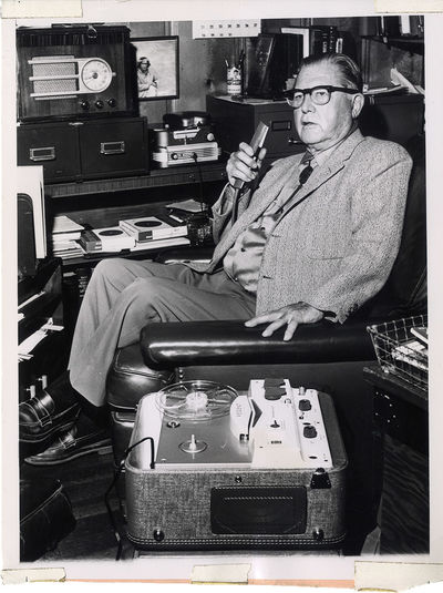 ERLE STANLEY GARDNER (1961) Press photo