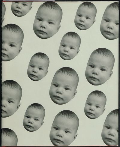 Fotografier. Tekst av Karin Blehr.