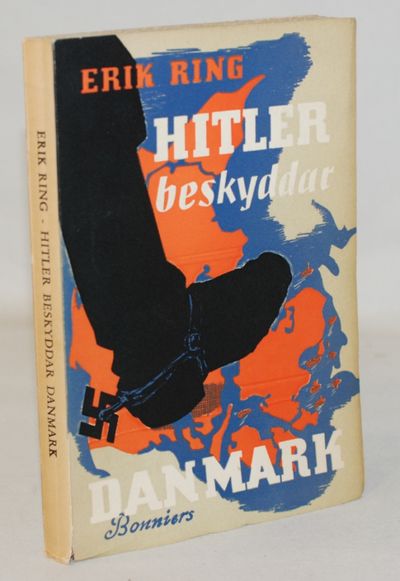 Hitler beskyddar Danmark.