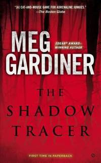 The Shadow Tracer : A Thriller