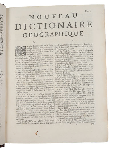Dictionaire géographique universel contenant une description exacte des états, royaumes, villes, forteresses, montagnes, caps (...). (photo 3)