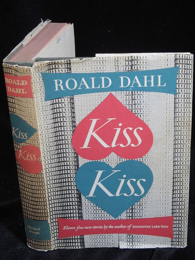 KISS KISS.