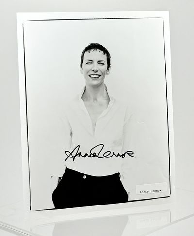 Original autograph on photograph.