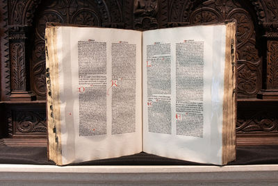 Biblia Latina (With printed summaries by Menardus Monachus)