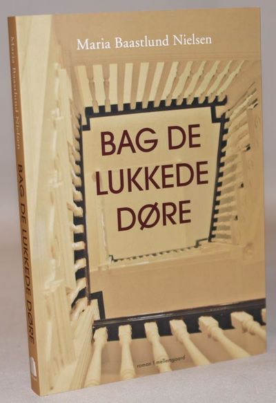 Bag de lukkede døre.
