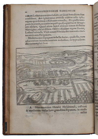 Danicorum Monumentorum Libri Sex: E spissis antiquitatum tenebris et in Dania ac Norvegia extantibus ruderibus eruti + Regum Daniae Series duplex et Limitum inter Daniam & Sveciam Descriptio. Ex vetustissimo Legum Scanicarum Literis Runicis in membran... - [THE FIRST WRITTEN STUDY OF RUNES] (photo 2)